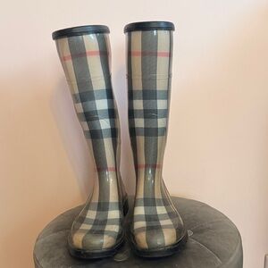 Burberry Checkered Winter Boots - Black, Beige, Red
